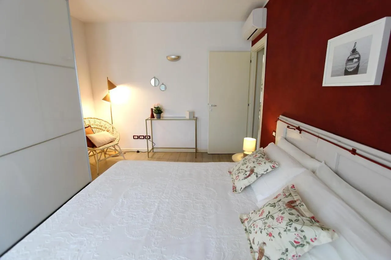 La Casa Di Cele Apartment Desenzano del Garda